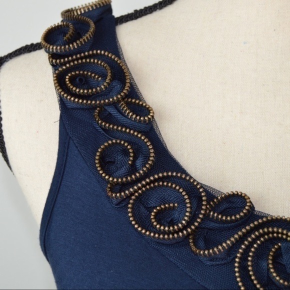 Coiled Zipper Trim Shirred Balloon Hem Scoop Neck Tank Top - Picture 6 of 8